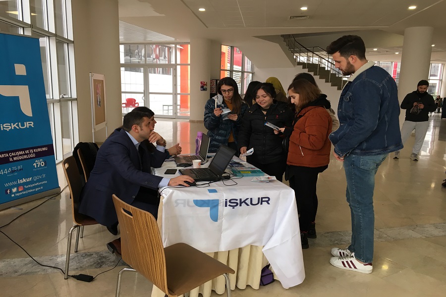 Süleyman Demirel Üniversitesi Kariyer Zirvesinde Stant Açtık