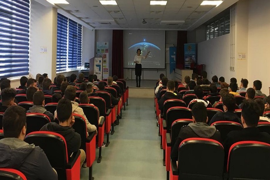 Çanakkale İl Müdürlüğümüz Meslek Liselerinde Bilgilendirme Seminerleri Düzenliyor