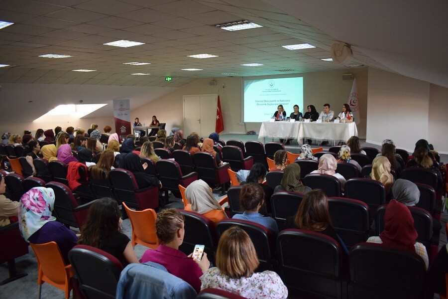 Denizli'de "Finansal Okuryazarlık ve Kadınların Ekonomik Güçlenmesi" Seminerine Katıldık