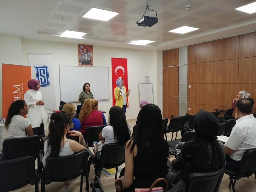 Tekirdağ’da “Hayatımın Denetimi Elimde Projesi” Kapsamında Seminer Düzenledik