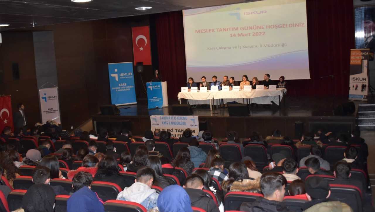 Kars'ta Öğrencilere Meslek Tanıtım Günü Düzenlendi