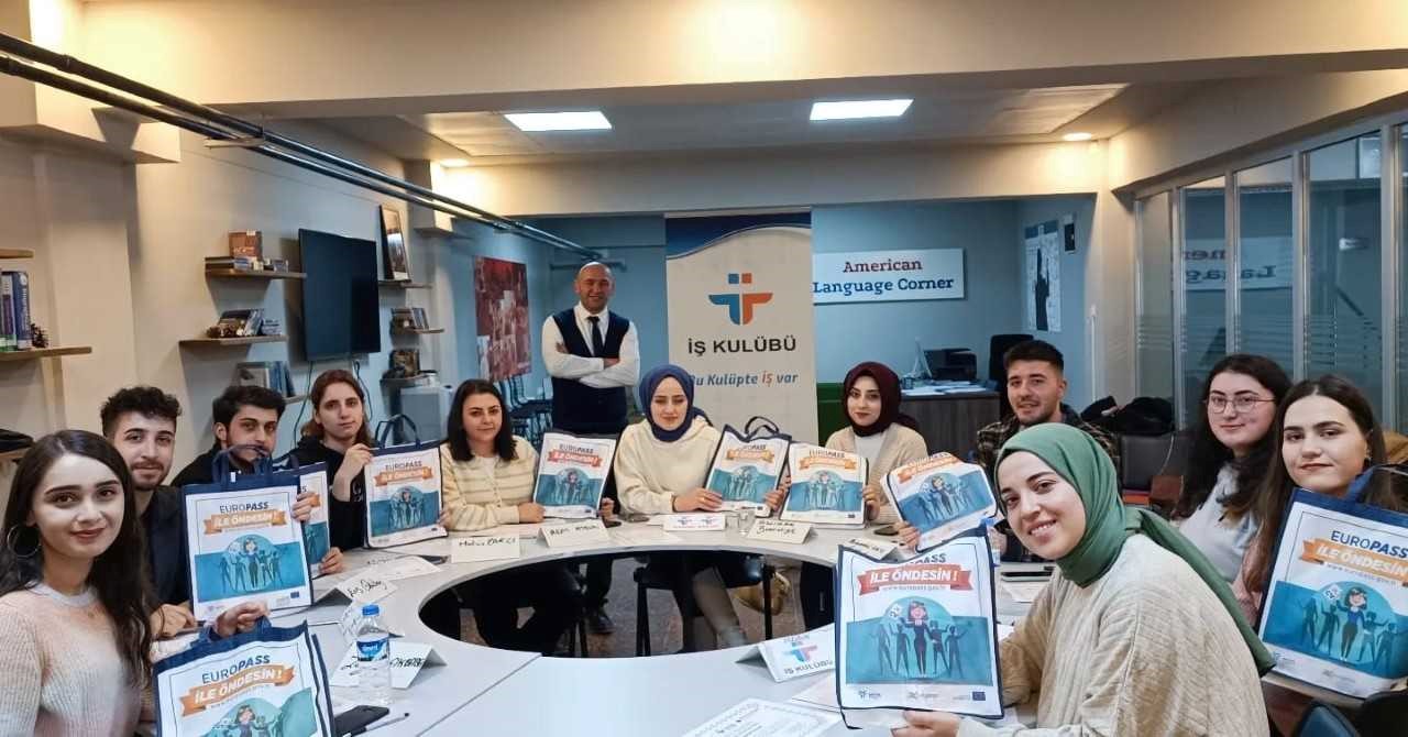 Erzurum’da Üniversite Öğrencilerine İş Kulübü Eğitimi Verildi